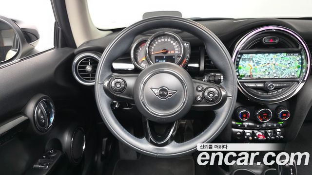 Mini Cooper 2020 — photo 19
