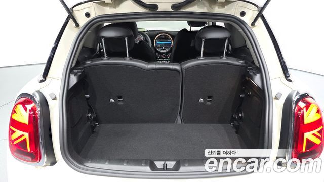 Mini Cooper 2020 — photo 26