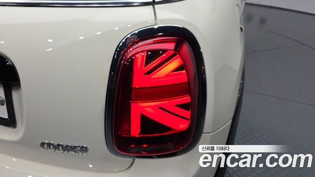 Mini Cooper 2020 — photo 9
