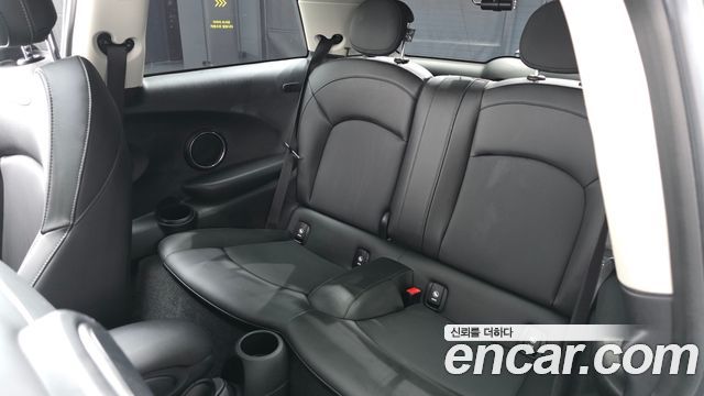 Mini Cooper 2020 — photo 16