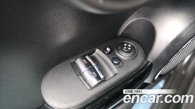 Mini Cooper 2020 — photo 28