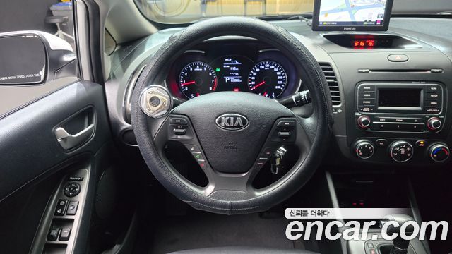 Kia K3 2015 — photo 13
