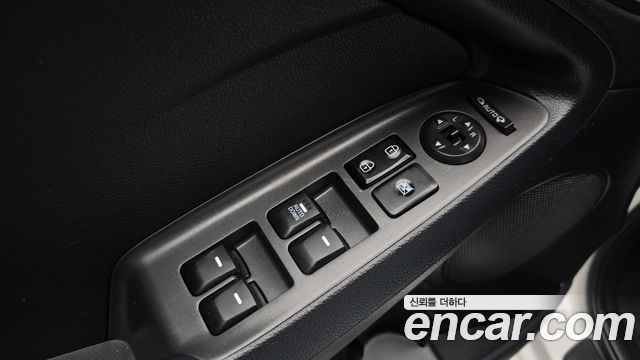 Kia K3 2015 — photo 18