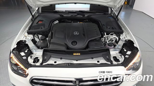 Mercedes-Benz E-Class 2022 — photo 6