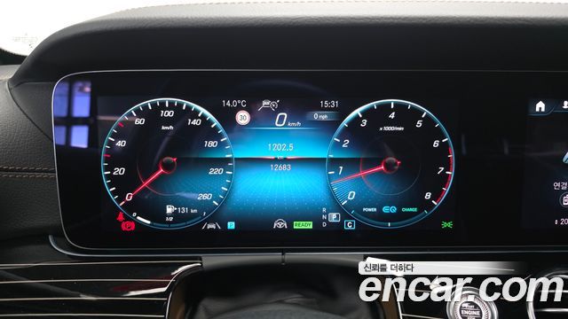 Mercedes-Benz E-Class 2022 — photo 11
