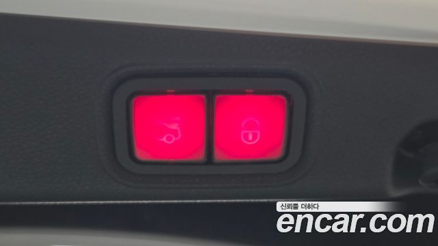 Mercedes-Benz E-Class 2022 — photo 26