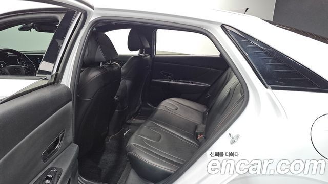 Hyundai AVANTE 2021 — photo 18