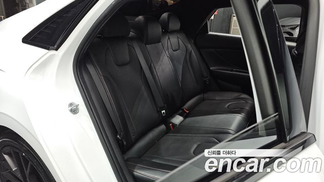 Hyundai AVANTE 2021 — photo 16