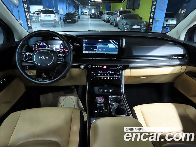 Kia Canival 2023 — photo 5