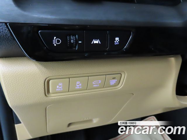 Kia Canival 2023 — photo 15