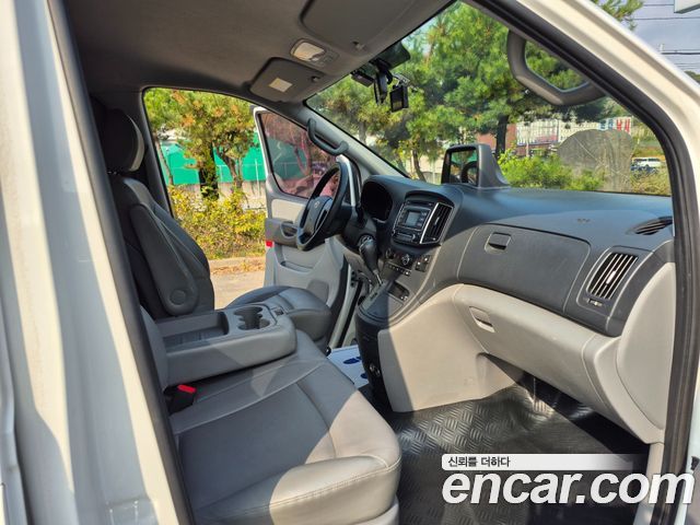 Hyundai Starex 2019 — photo 11