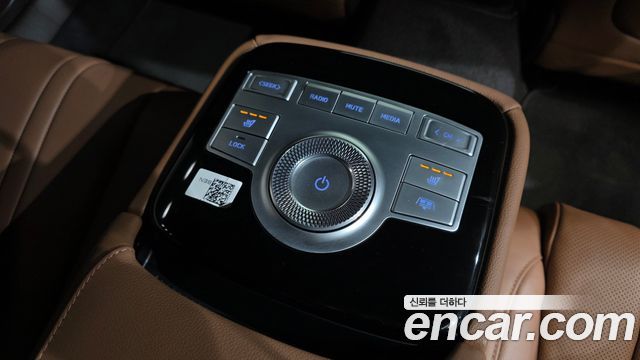 Genesis G80 2022 — photo 25