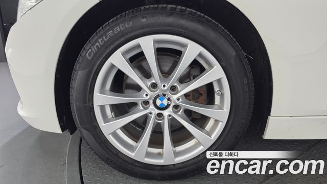 BMW 3-Series 2018 — photo 5
