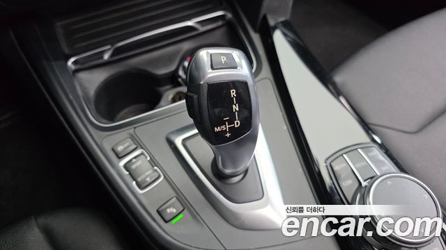 BMW 3-Series 2018 — photo 9