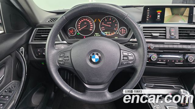 BMW 3-Series 2018 — photo 13