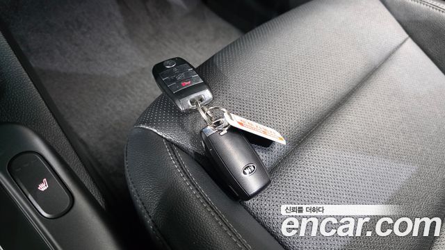 Kia K3 2015 — photo 21