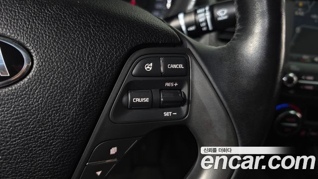Kia K3 2015 — photo 22