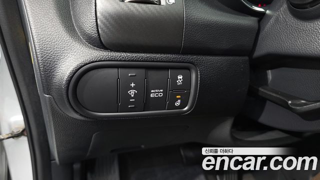 Kia K3 2015 — photo 26