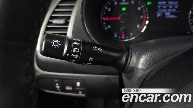 Kia K3 2015 — photo 28