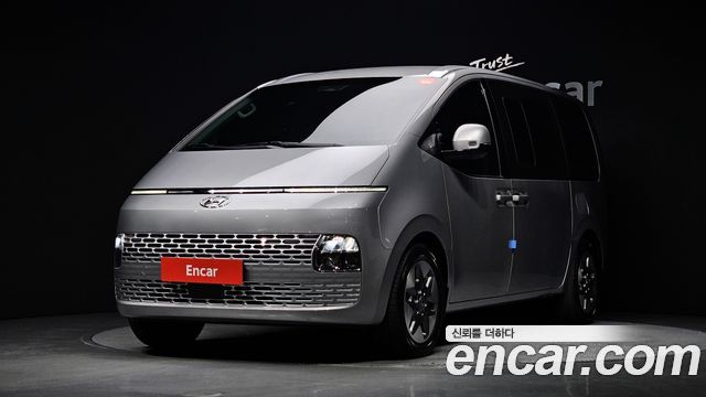 Hyundai Staria 2023 — photo 1