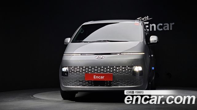 Hyundai Staria 2023 — photo 3