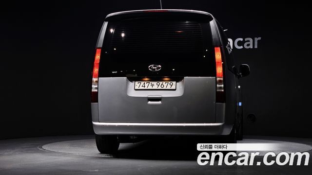 Hyundai Staria 2023 — photo 4