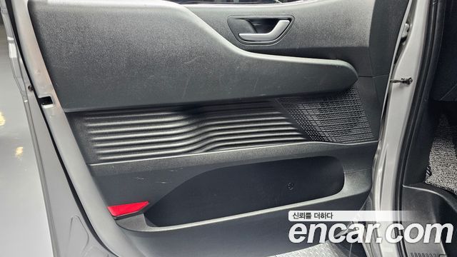 Hyundai Staria 2023 — photo 17