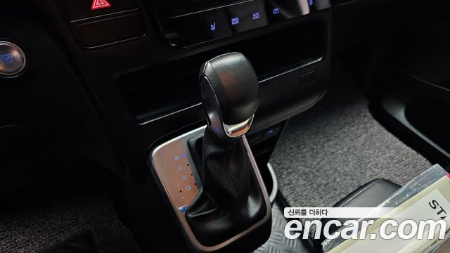 Hyundai Staria 2023 — photo 16