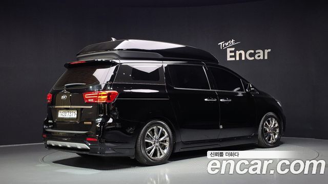Kia Canival 2020 — photo 2