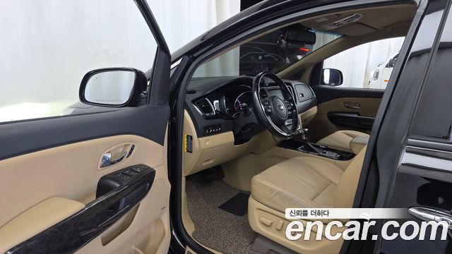 Kia Canival 2020 — photo 13