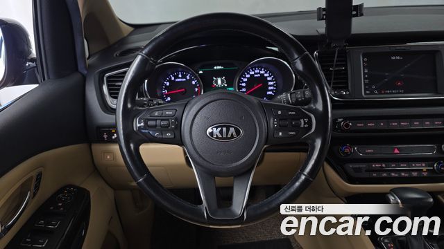 Kia Canival 2020 — photo 19