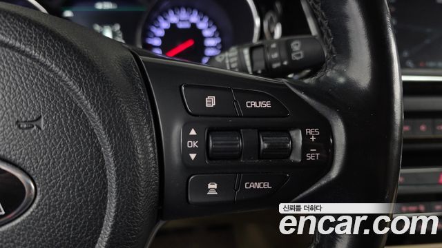 Kia Canival 2020 — photo 22