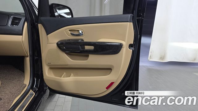 Kia Canival 2020 — photo 15