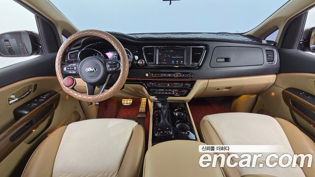 Kia Canival 2018 — photo 10