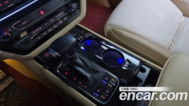 Kia Canival 2018 — photo 12