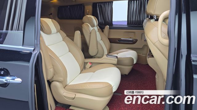 Kia Canival 2018 — photo 17