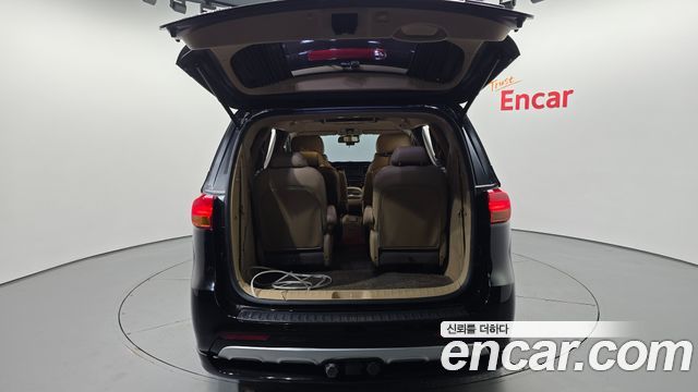 Kia Canival 2018 — photo 24