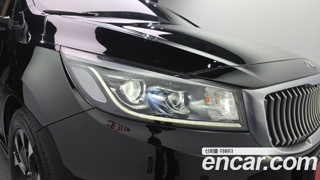 Kia Canival 2018 — photo 8
