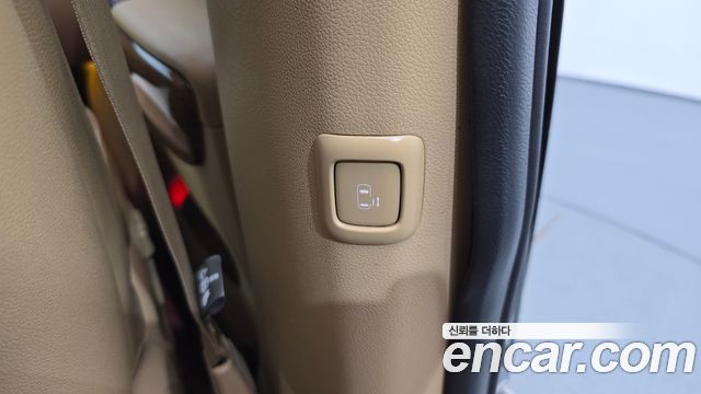 Kia Canival 2018 — photo 32