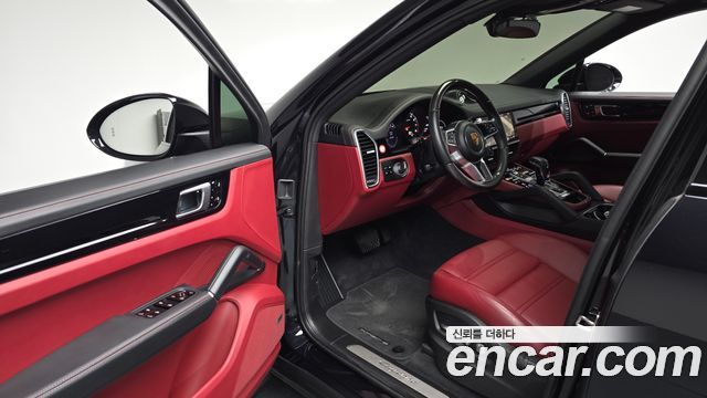 Porsche Cayenne 2021 — photo 13