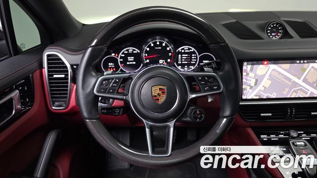 Porsche Cayenne 2021 — photo 19