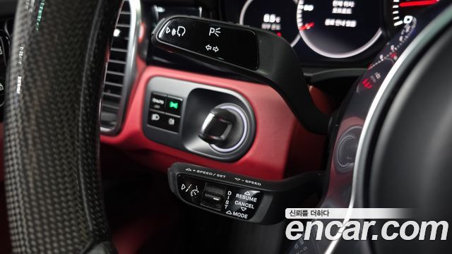 Porsche Cayenne 2021 — photo 21