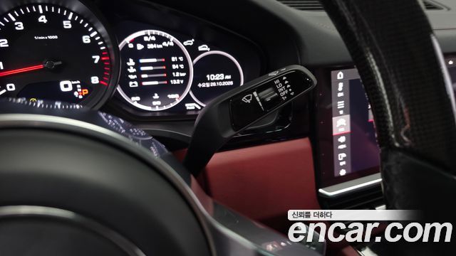 Porsche Cayenne 2021 — photo 22