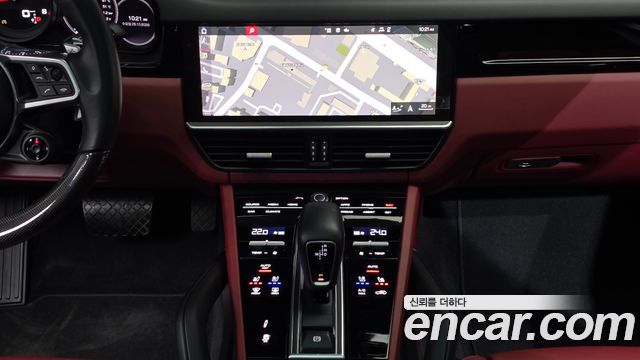 Porsche Cayenne 2021 — photo 24