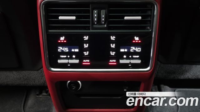 Porsche Cayenne 2021 — photo 29