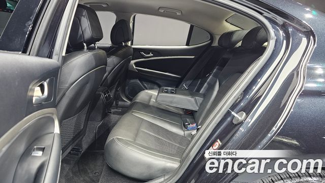 Genesis G70 2019 — photo 17