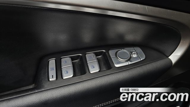 Genesis G70 2019 — photo 21