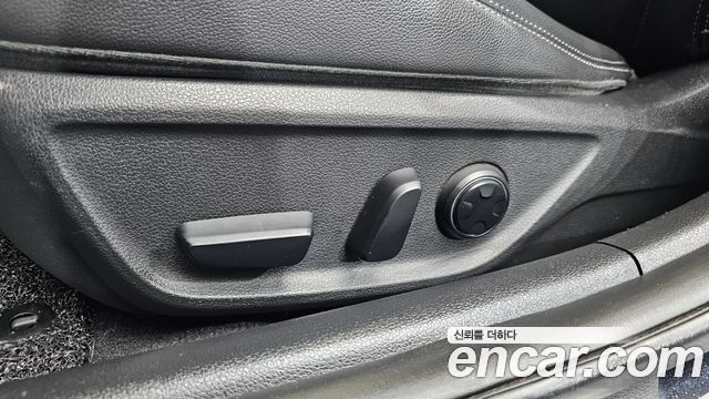Genesis G70 2019 — photo 22