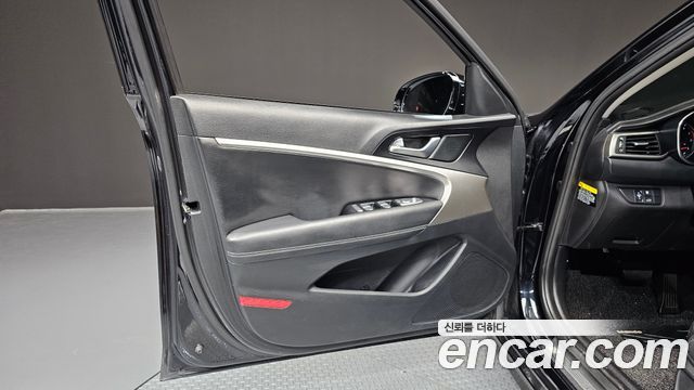 Genesis G70 2019 — photo 14