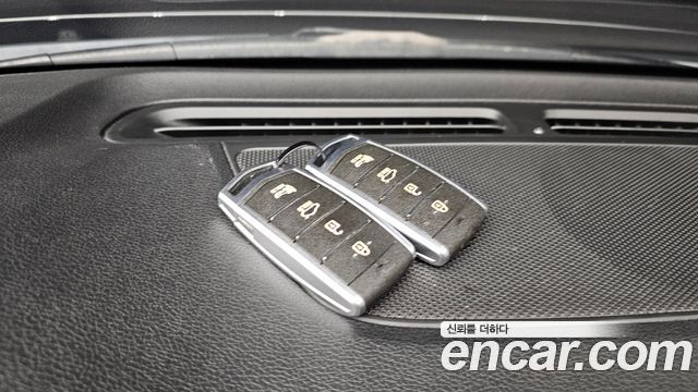 Genesis G70 2019 — photo 31